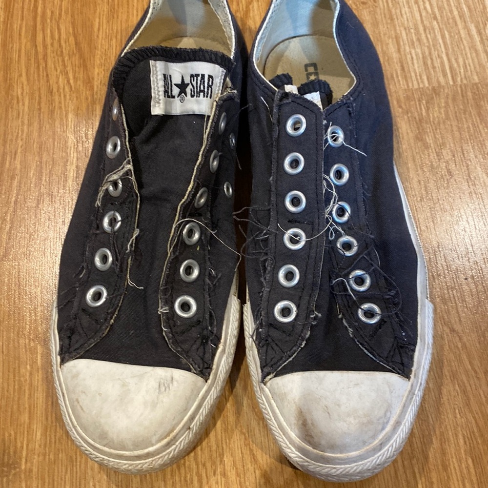 Black lace less Converse all stars
